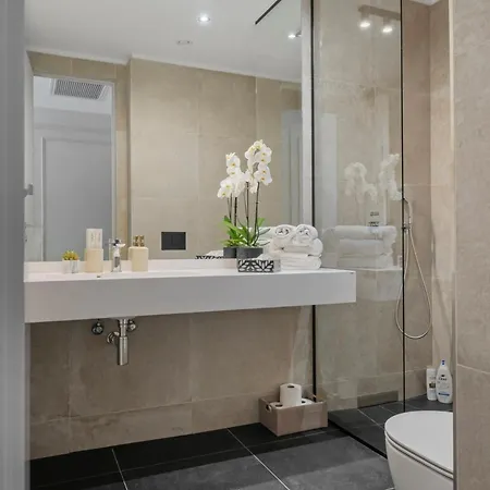 One Luxury - Herastrau Vista 布加勒斯特